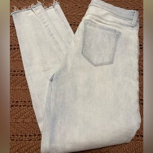 Pacsun High Rise Jegging Capri Women’s Size 28 Light Wash Frayed Hem